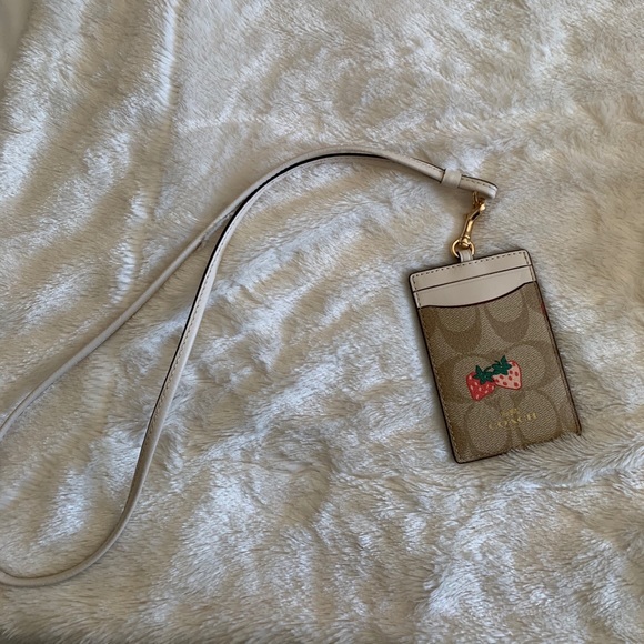 Coach card and key holder - Picture 2 of 3